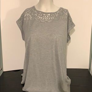 Gray AVA VIV top w/ lace detail